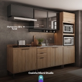 Cozinha Miami Studio preta com freijó em oferta da loja Carraro