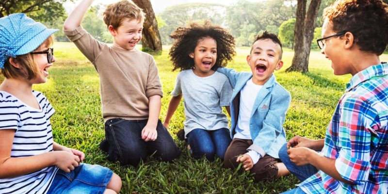 Evite os principais acidentes domésticos com suas crianças.